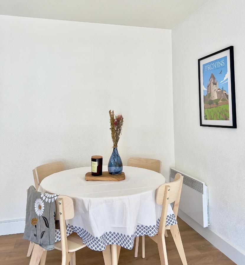 La Voulzie Appartement - Proche Centre Avec Parking Prive Provins Luaran gambar