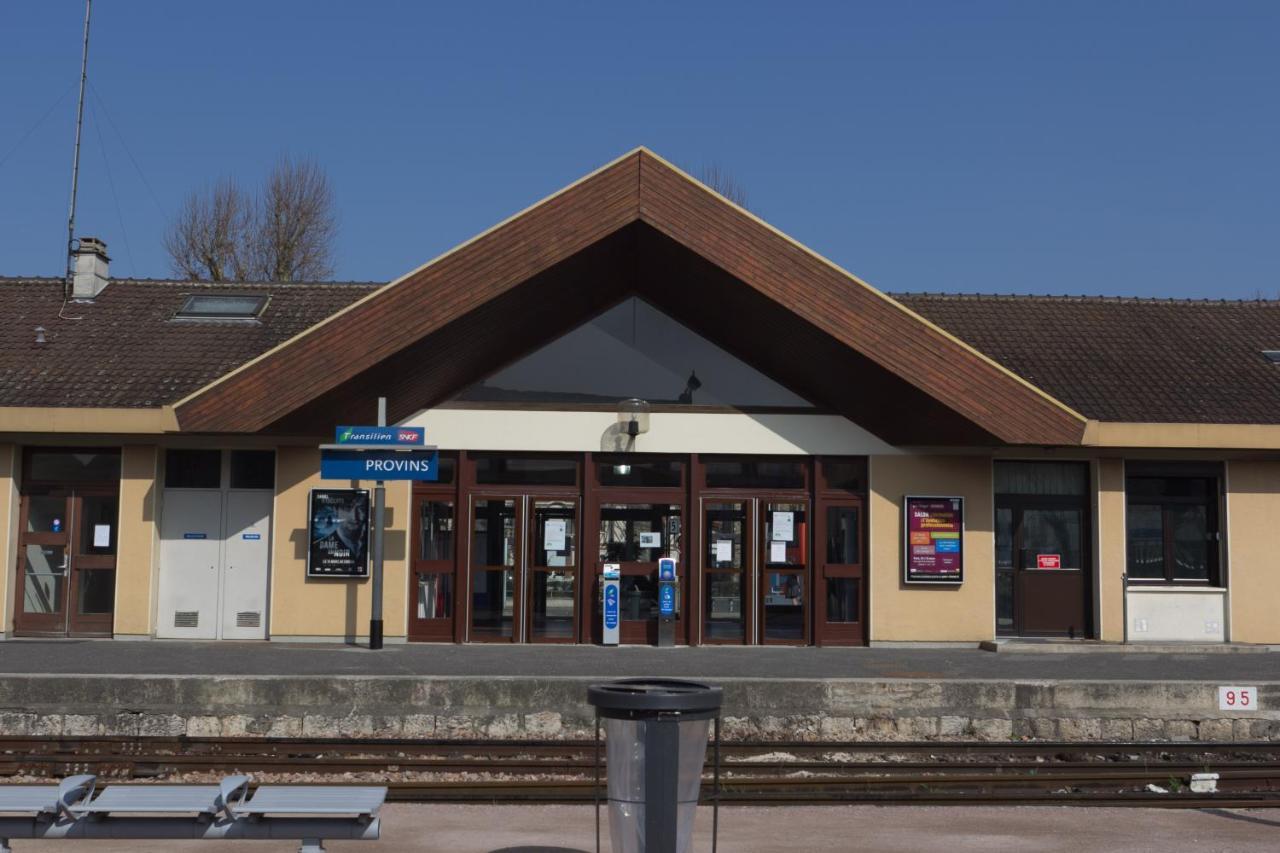 La Voulzie Appartement - Proche Centre Avec Parking Prive Provins Luaran gambar